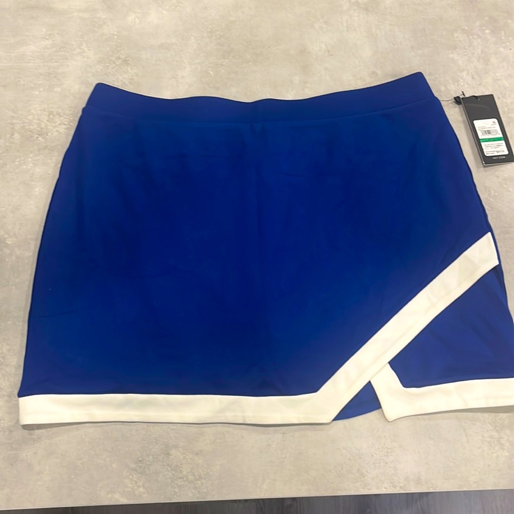 Jones New York Blue and White Skort